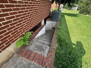 Building Photo - 410 Pell Ave