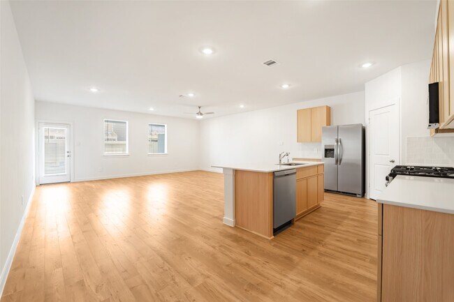 Building Photo - 3511 Shearwater St