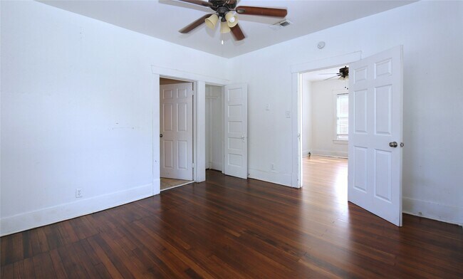 Building Photo - 120 N Edgewood St