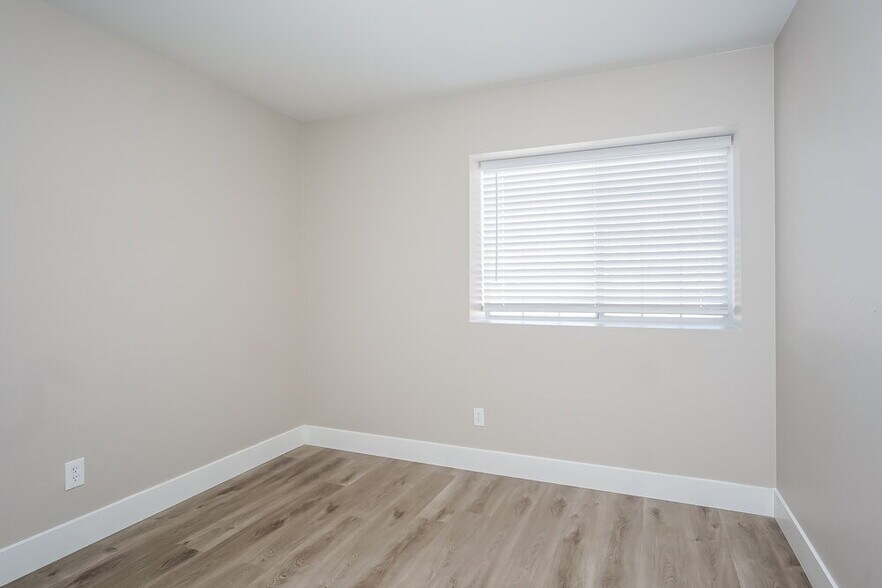Building Photo - 4926 Rancho Domingo Ct