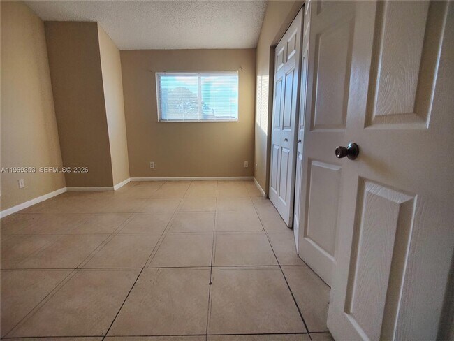 Building Photo - 3441 NW 44th St