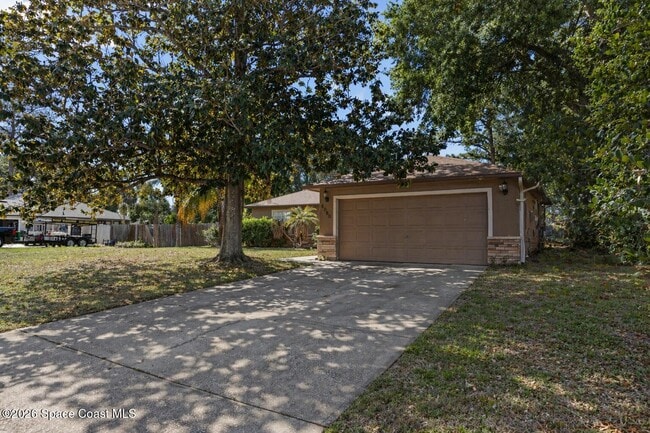 Building Photo - 6080 Chapman St