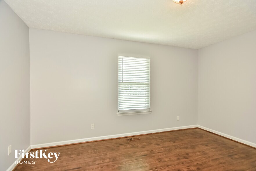 Building Photo - 418 Silver Springs Ln