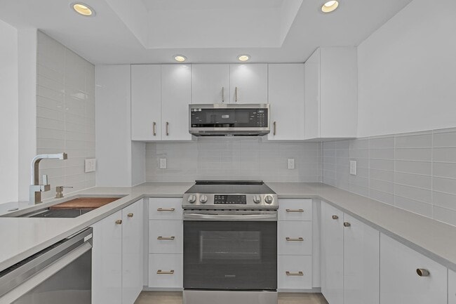 Building Photo - 3700 Galt Ocean Dr