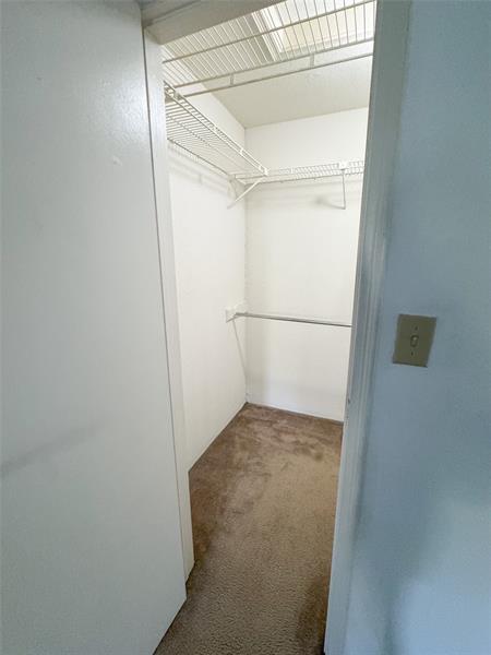 Building Photo - 977 Riverside Dr