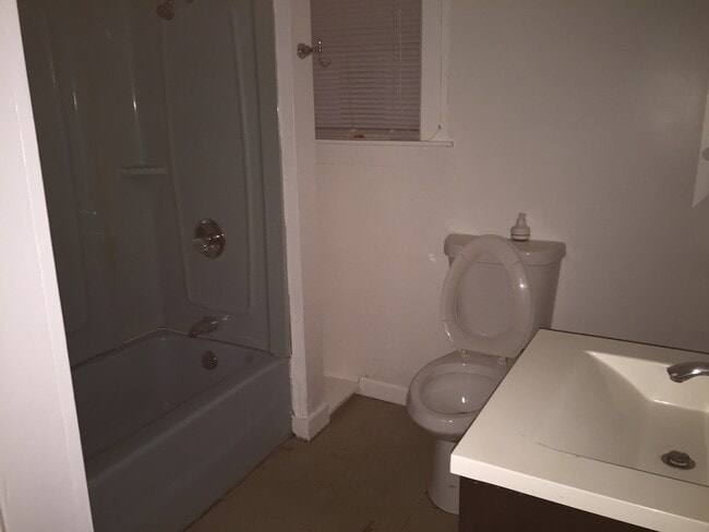 Building Photo - 12 Wall St