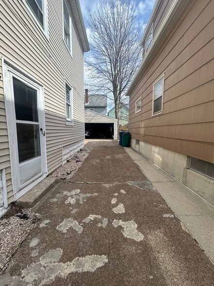 Building Photo - 41 Page St