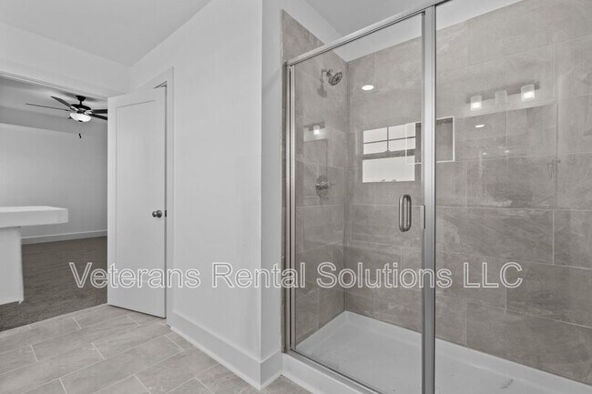 Building Photo - 136 Bourbon St