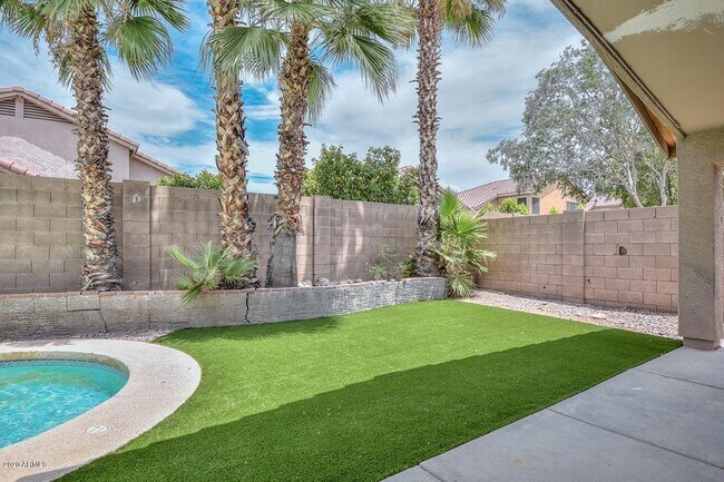 Building Photo - 7472 W Potter Dr