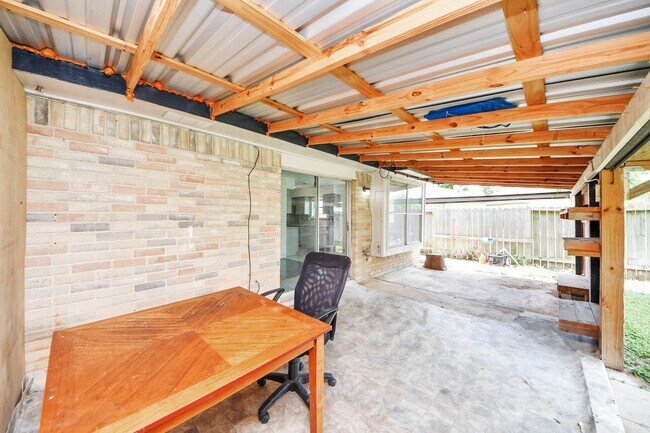 Building Photo - 7410 La Pl Dr