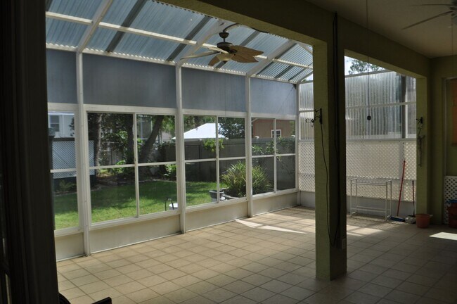 Building Photo - Lovely home in Pine Lakes