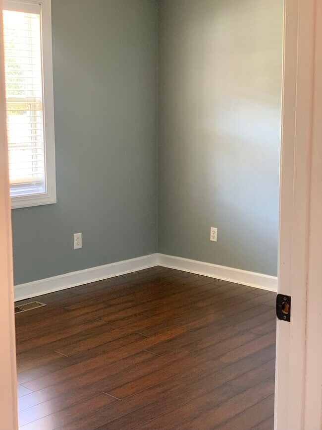 Building Photo - 15012 State Hwy 96