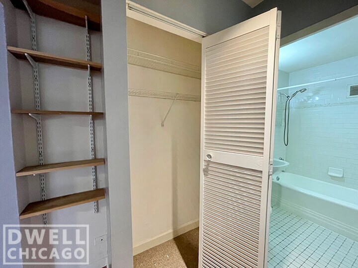 Building Photo - 4950 N Marine Dr