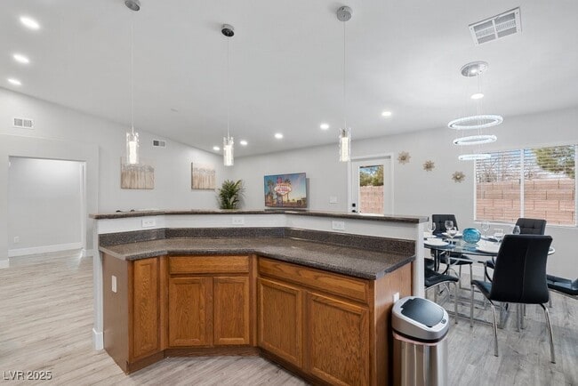 Building Photo - 5339 Estornino Ave