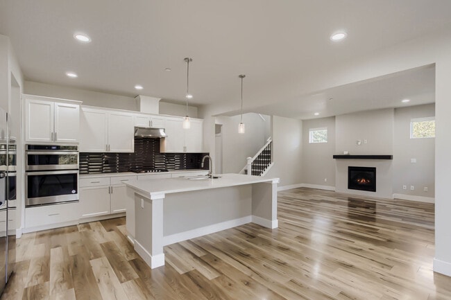 Building Photo - 8516 SW Hamilton Ter