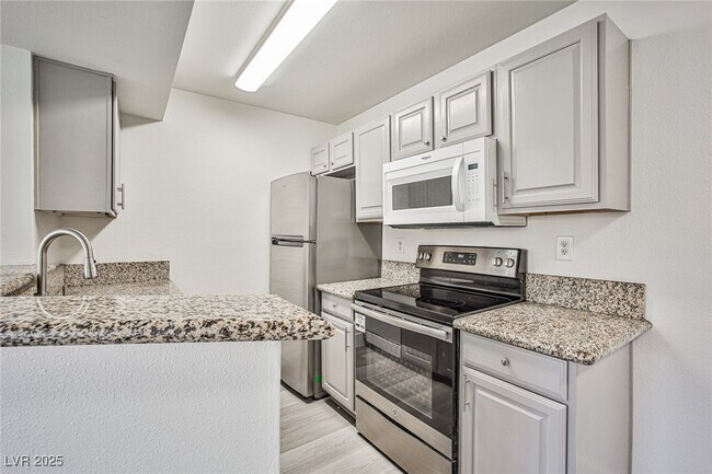 Building Photo - 5166 S Jones Blvd