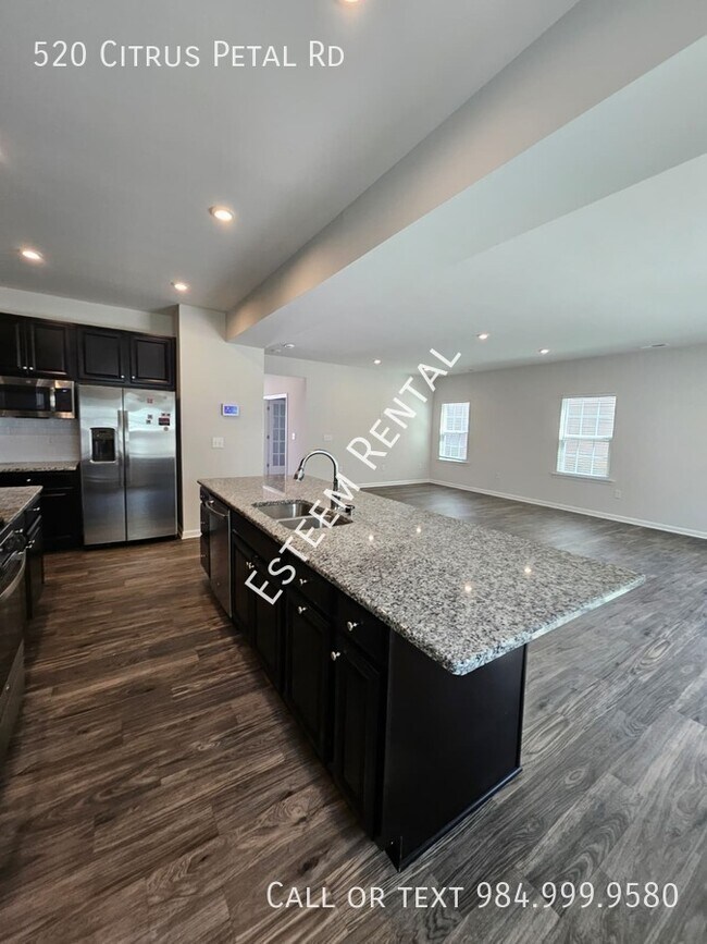 Building Photo - 520 Citrus Petal Rd