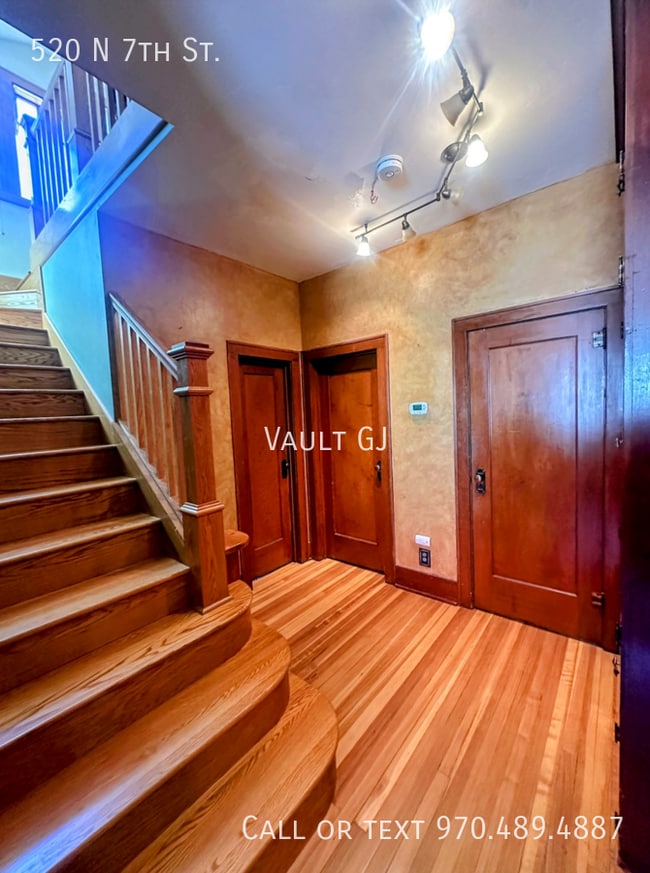 Building Photo - 520 N 7th St