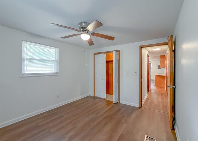 Building Photo - 1210 Carson Dr