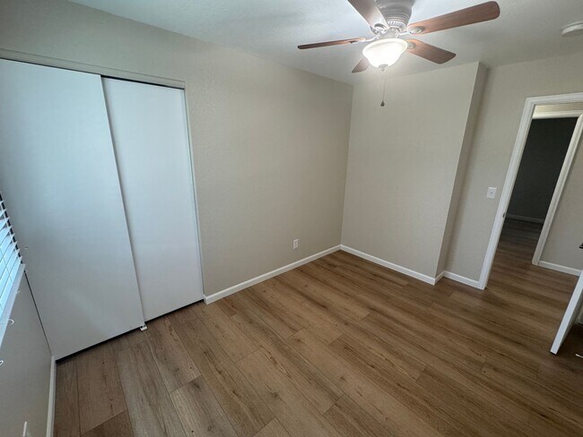 Building Photo - 3 Bed 2 Bath Home in central Fort Collins