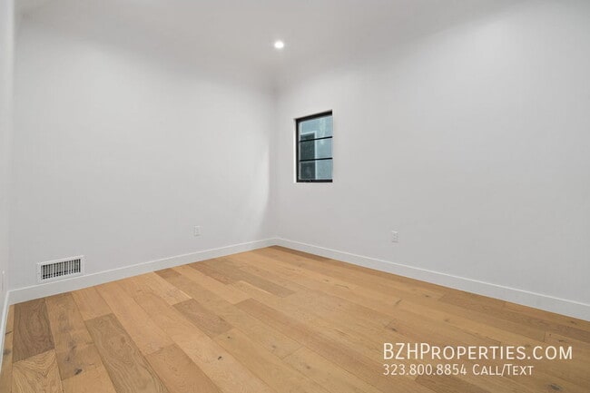 Building Photo - 8014 4th St