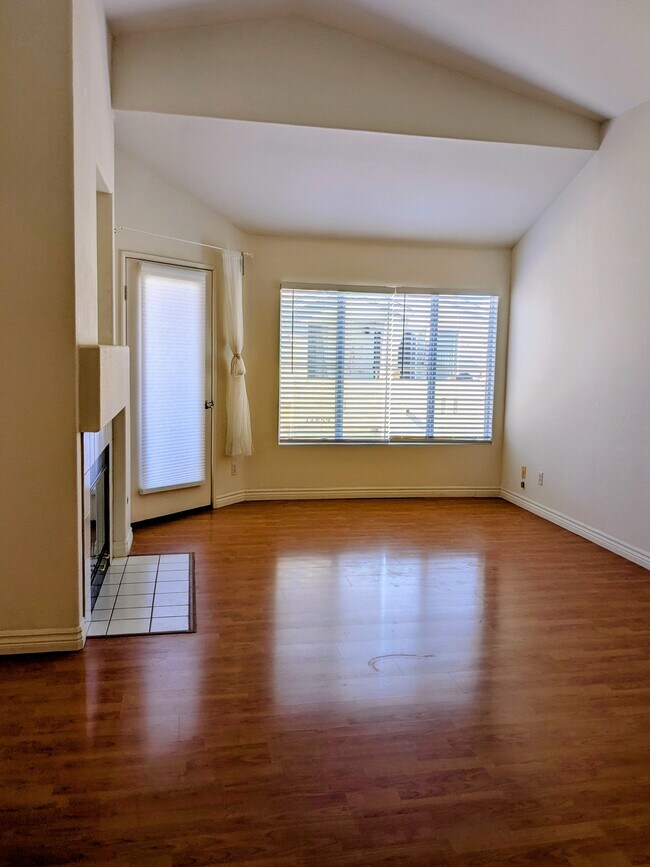 Building Photo - 11861 Spruce Run Dr