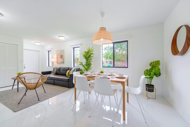 Primary Photo - 2241 NW 50th St