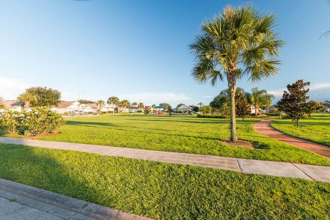 Building Photo - Beautiful Fully Furnished 4 Bedroom 3 Bath...