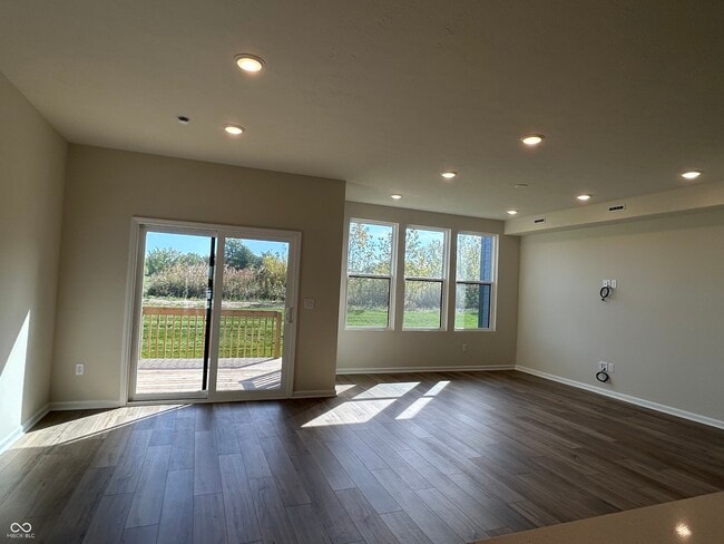 Building Photo - 9755 Behner Dr