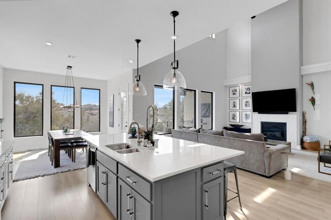 Building Photo - 325 Cumberland Cv