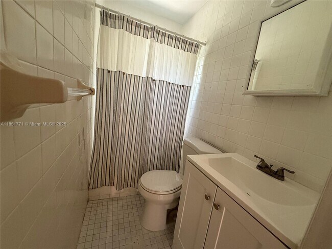 Building Photo - 30 NW 71st St