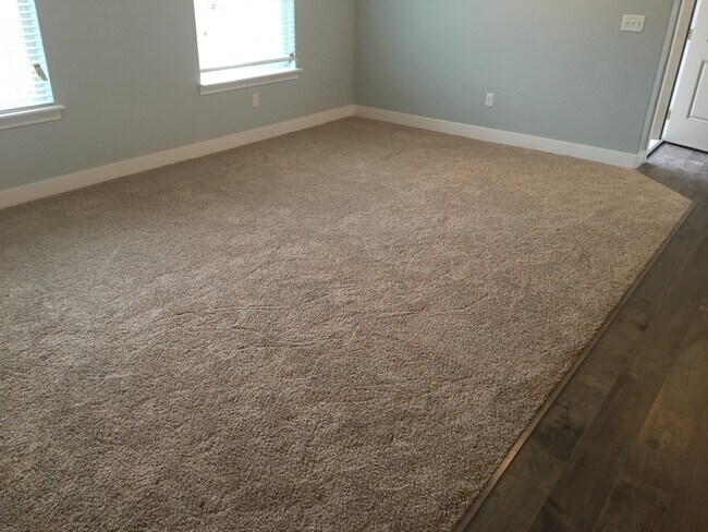 Building Photo - 3 Bed 2 Bath Condo with Garage