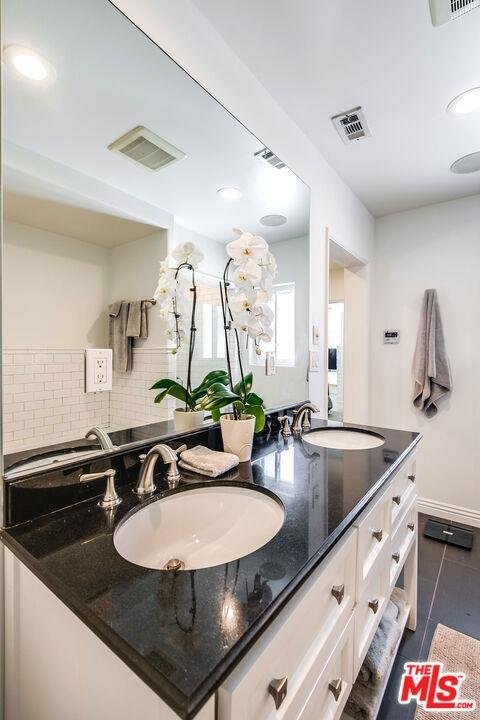 Building Photo - 12747 Kling Street, Los Angeles, CA 91604 ...
