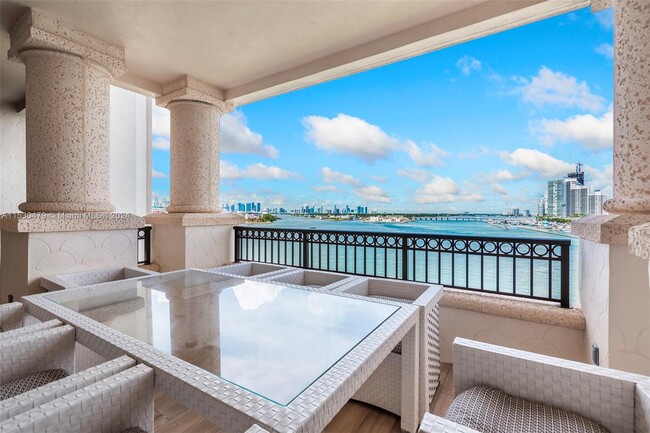 Building Photo - 6800 Fisher Island Dr