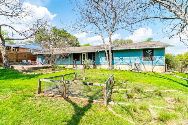Building Photo - 2503 Homedale Dr