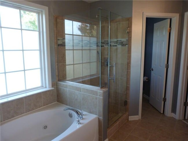 Building Photo - 2091 Deptford Dr