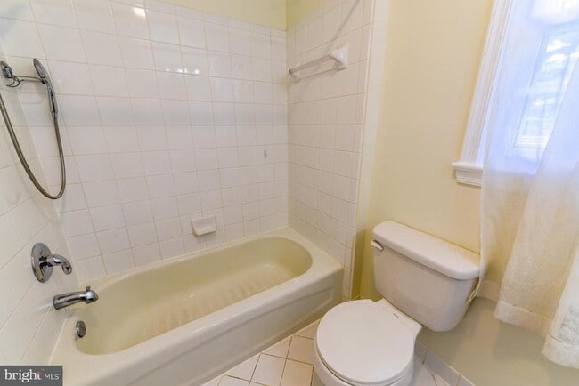 Building Photo - 1345 Carpers Farm Way