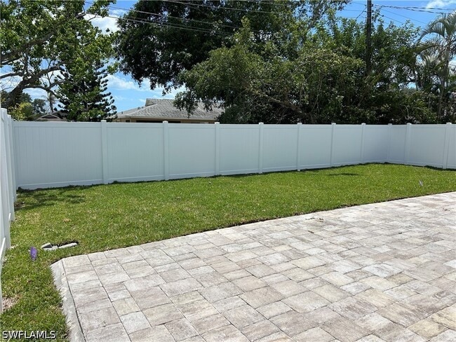 Building Photo - 630 105th Ave N