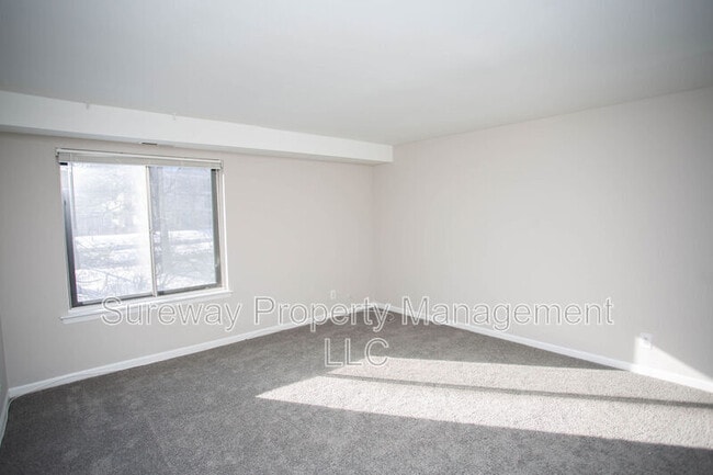 Building Photo - 171 Echelon Rd