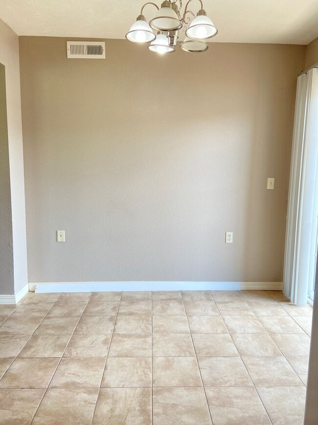 Building Photo - Condominium in FoxPointe