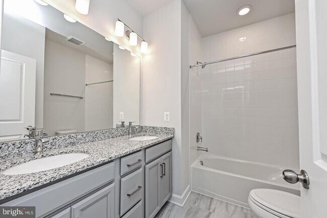 Building Photo - 4404 Fair Lakes Ct
