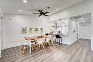 Building Photo - 2756 Carnation Ct