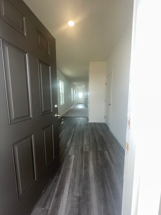 Building Photo - 617 Alterra Way