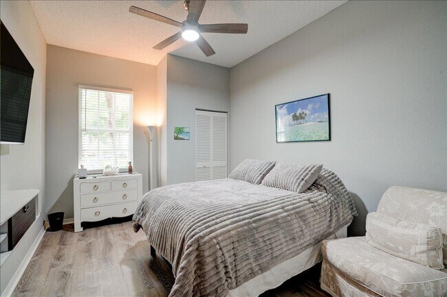 Building Photo - 10173 Andover Coach Cir