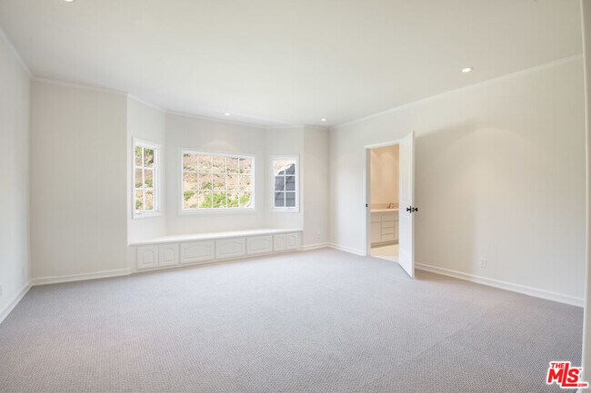 Building Photo - 27437 Winding Way
