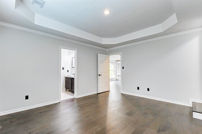 Building Photo - 5807 Mountain View Dr