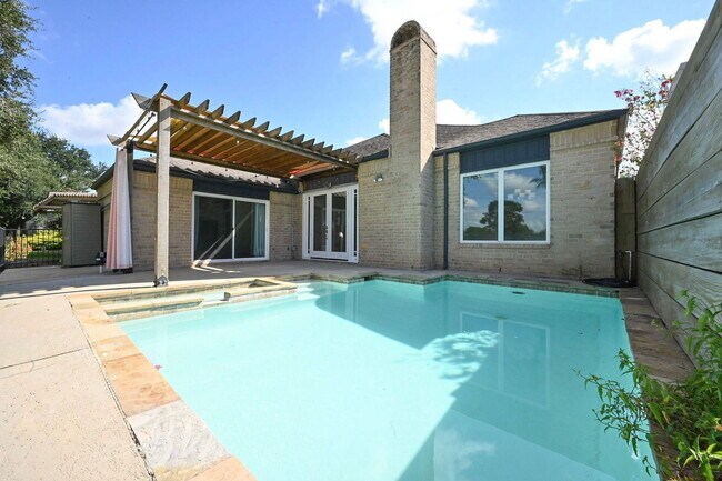 Building Photo - 414 Fox Briar Ln