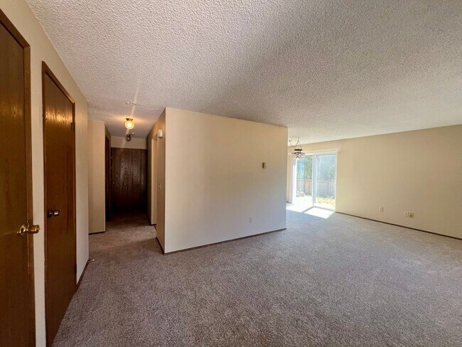 Building Photo - 9236 White Fir Dr NE