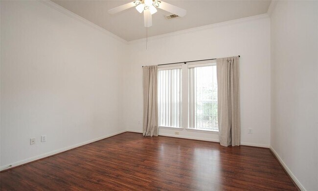 Building Photo - 3 S Avonlea Cir
