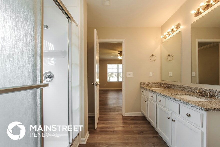 Building Photo - 4112 Hunters Trail Dr